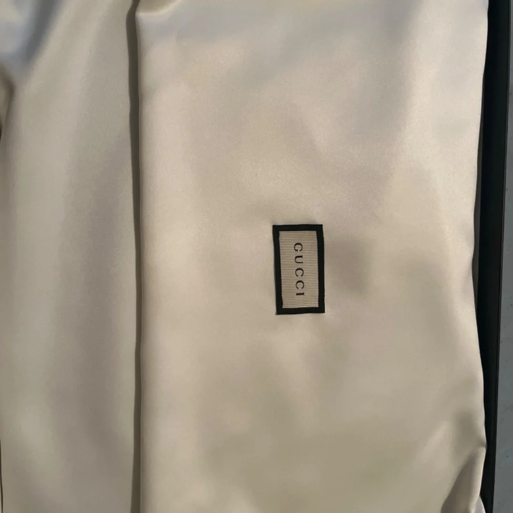 COPY - Gucci Velvet Pouch GG Large - Picture 2 of 7